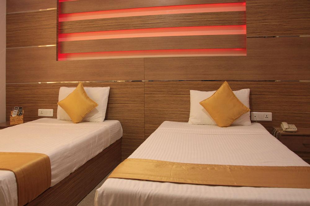 Royal Castle Hotel Negombo Exterior photo