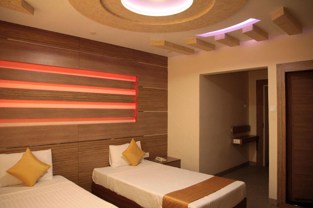 Royal Castle Hotel Negombo Exterior photo