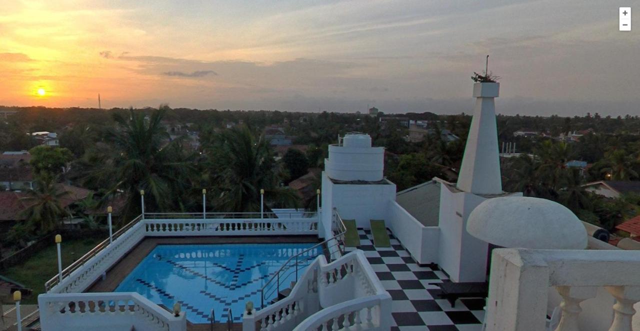 Royal Castle Hotel Negombo Exterior photo
