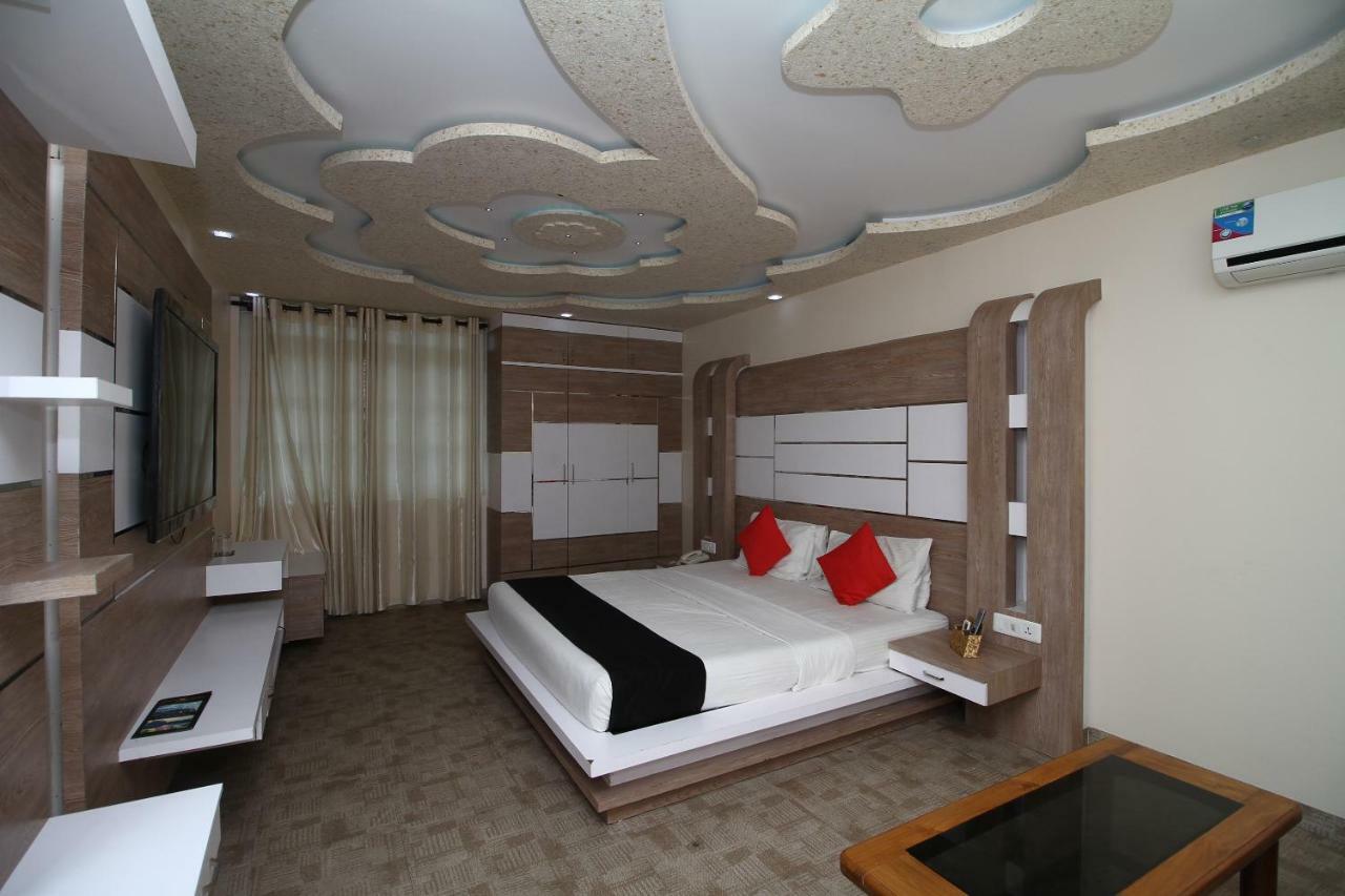 Royal Castle Hotel Negombo Exterior photo