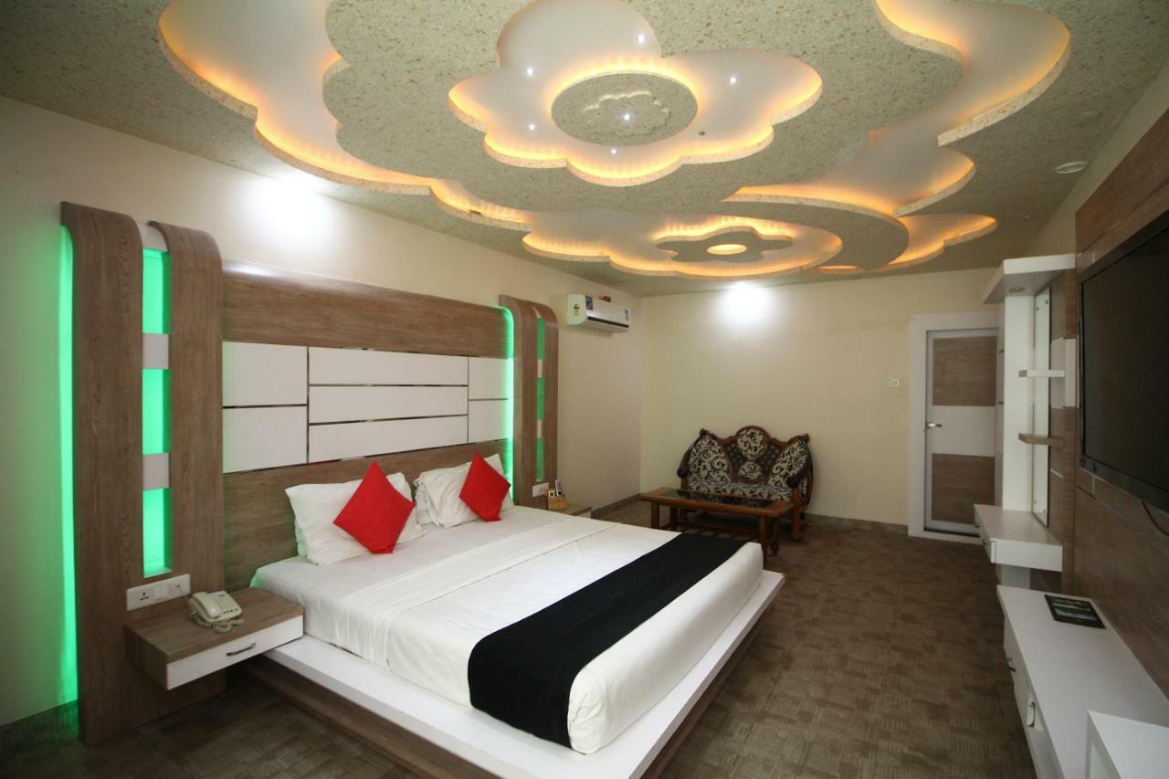 Royal Castle Hotel Negombo Exterior photo