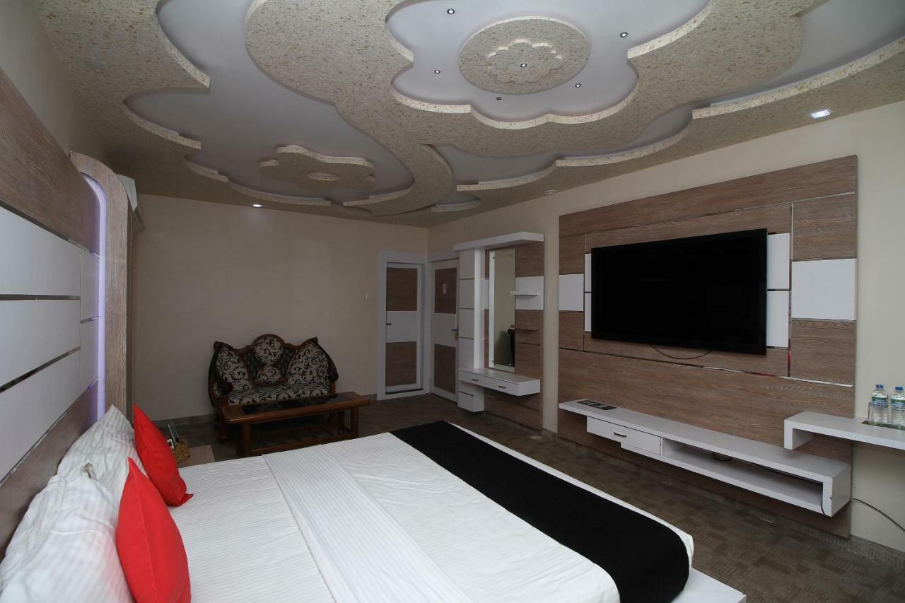 Royal Castle Hotel Negombo Exterior photo