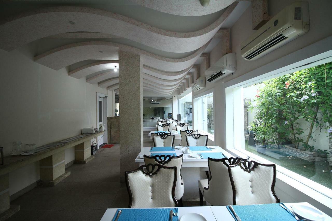 Royal Castle Hotel Negombo Exterior photo