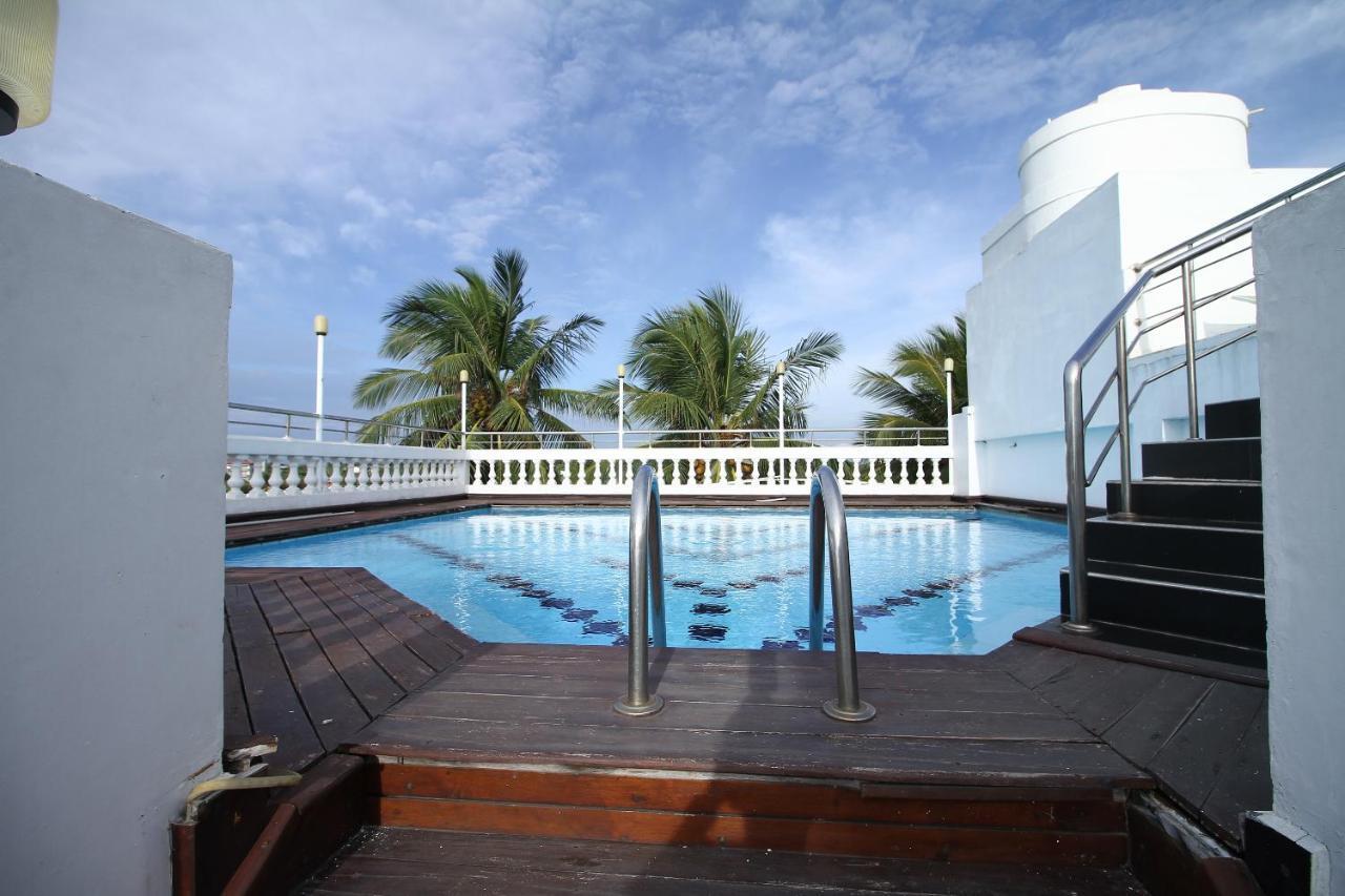 Royal Castle Hotel Negombo Exterior photo